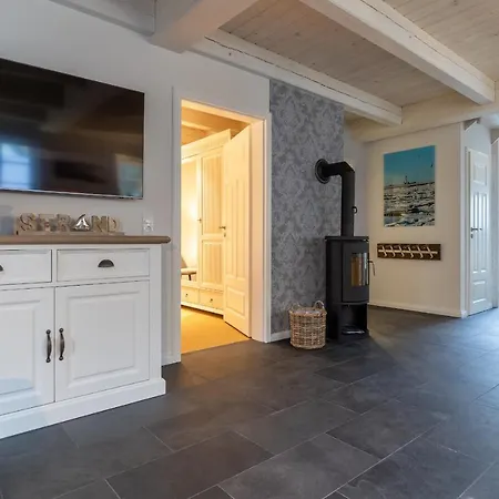 Reetdachhaus Steuerbord & Backbord Reetdachhaus Sandhus Backbord