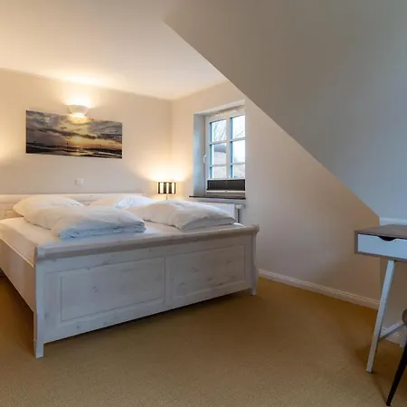 Reetdachhaus Steuerbord & Backbord Reetdachhaus Sandhus Backbord סנט פטר-אורדינג