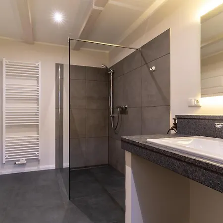 Reetdachhaus Steuerbord & Backbord Reetdachhaus Sandhus Backbord