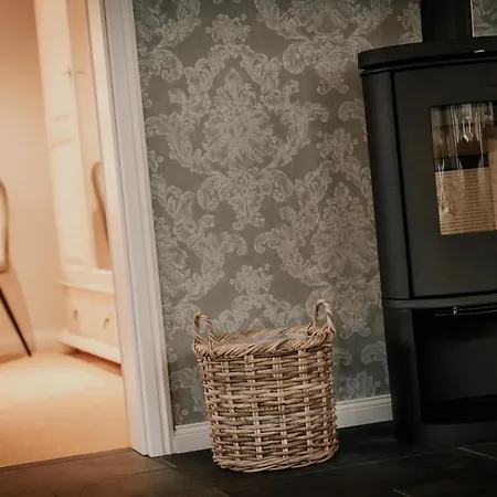 Reetdachhaus Steuerbord & Backbord Reetdachhaus Sandhus Backbord בית נופש