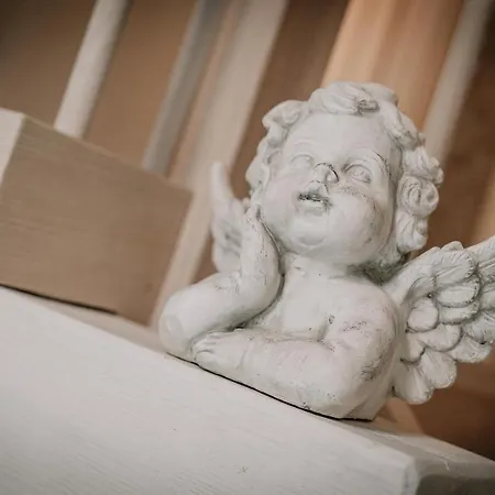 Reetdachhaus Steuerbord & Backbord Reetdachhaus Sandhus Backbord *