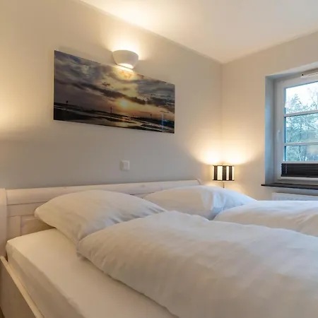 Reetdachhaus Steuerbord & Backbord Reetdachhaus Sandhus Backbord