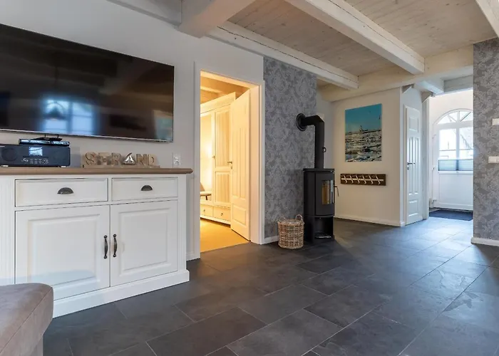 Reetdachhaus Steuerbord & Backbord Reetdachhaus Sandhus Backbord