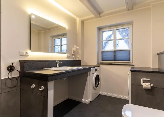 Reetdachhaus Steuerbord & Backbord Reetdachhaus Sandhus Backbord Böhl